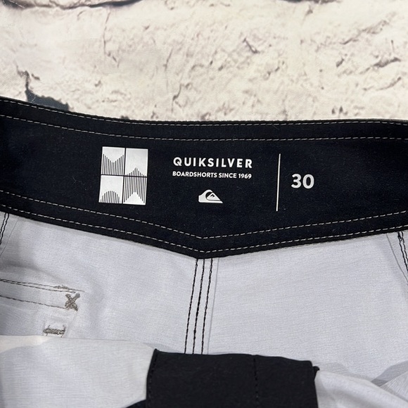 Quicksilver Men’s Highline Board Shorts Size 30 - Picture 6 of 13